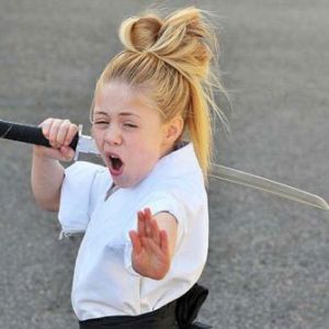 英国达人秀惊现9岁武术女孩 精湛技艺让评委和观众目瞪口呆