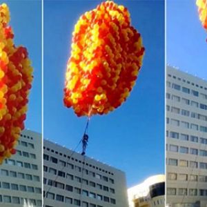 现实版飞屋环游：俄罗斯10岁女孩抓着4000个气球飞上天